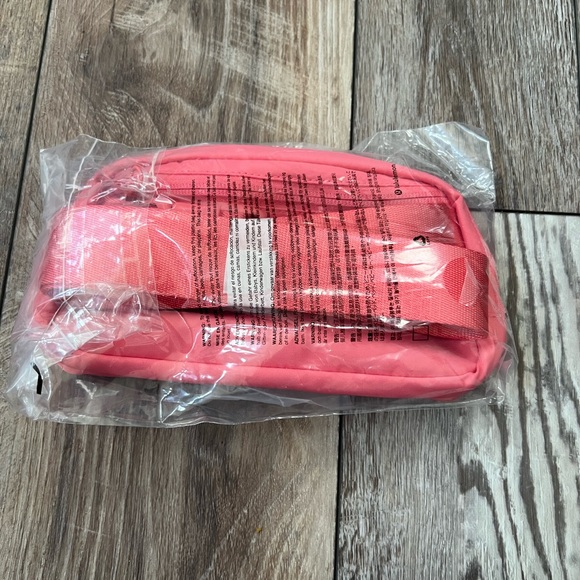 NEW LULULEMON EVERYWHERE BELT BAG SAKURA PINK - Picture 8 of 8
